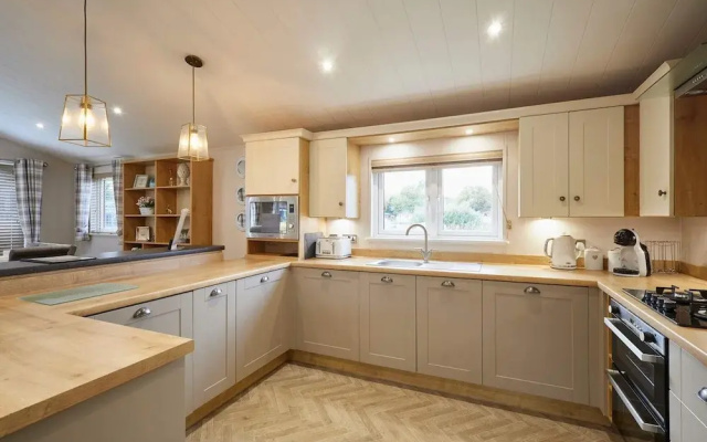 Host Stay Kinship Lodge