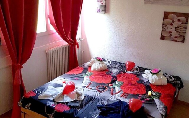 Studio in Bevaix, With Pool Access, Enclosed Garden and Wifi