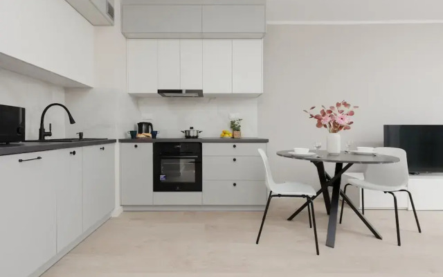 Bright & Modern Apartment by Renters