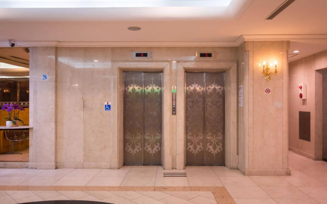 Hotel Flora