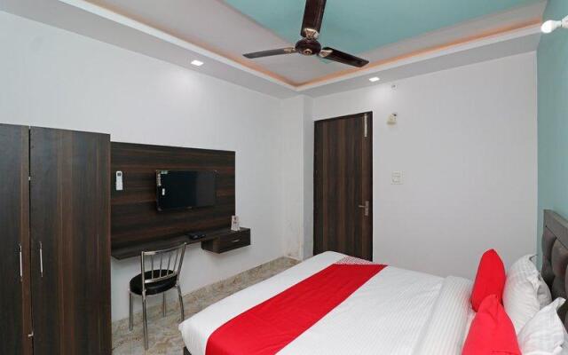 OYO 39592 Hotel Akashdeep
