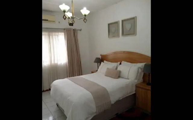 3 Bedrooms Exclusive House in Northmead