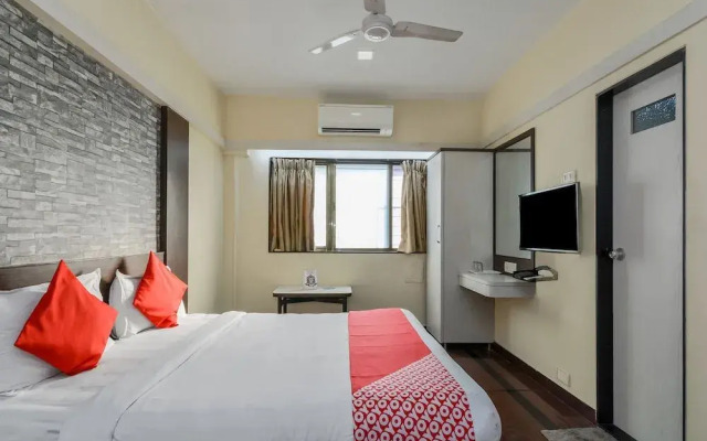 OYO Flagship 18502 Sahar International