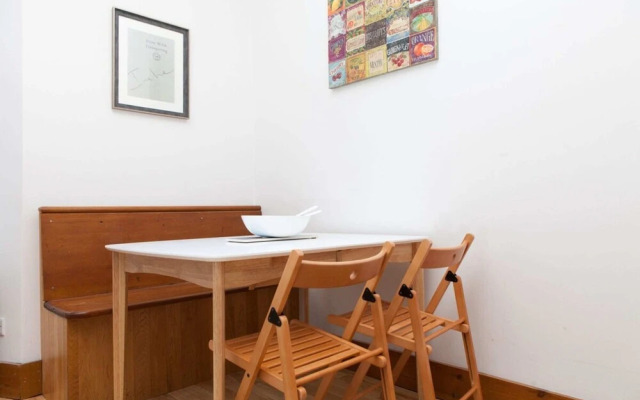 Traditional Luxury Apartment Sleeps 10 Guests