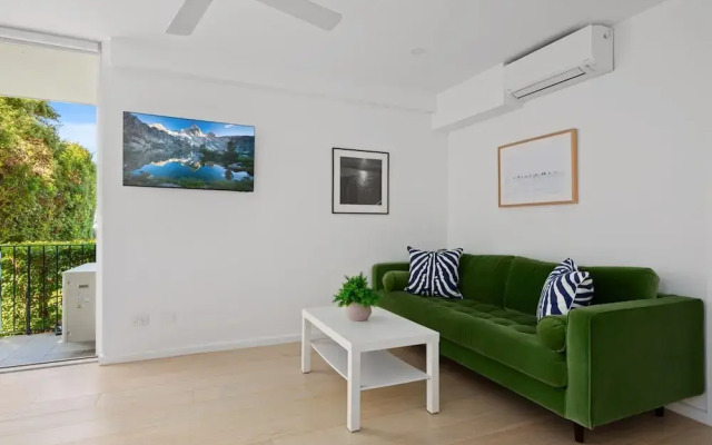 Chic 1-bed Apartment by Balmoral Beach