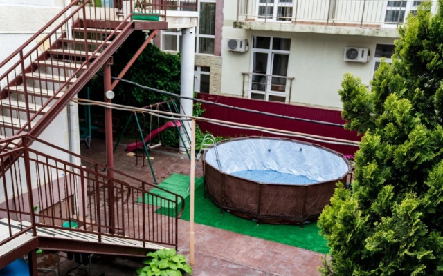 Guest House on ulitsa Uyutnaya