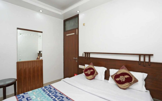 OYO Flagship 70305 Hotel Look Like