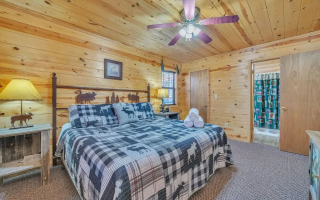 The Honeysuckle 2 Bedroom Cabin by Redawning