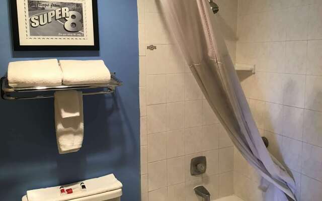 Super 8 by Wyndham Casper East/Evansville