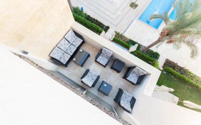 Luxe 3BDR w Private Rooftop Jacuzzi & Beach Access