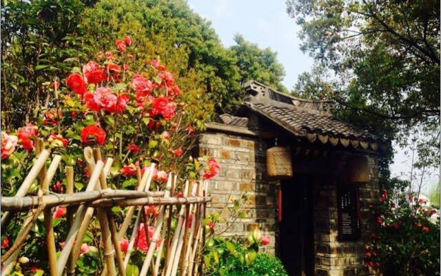 Zhouzhuang Moonlit River In Spring Guzheng Club House