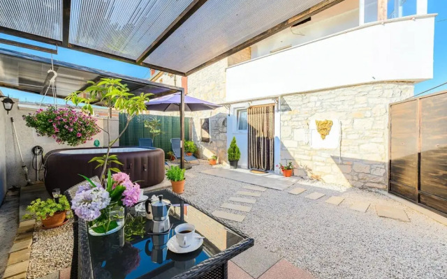 Awesome Home in Barat With Jacuzzi, Wifi and 1 Bedrooms