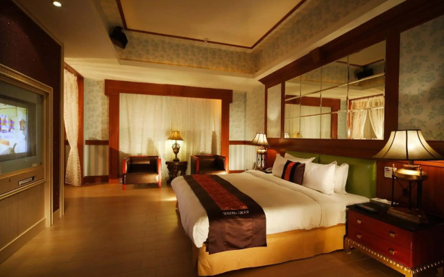 Seasons Boutique Motel