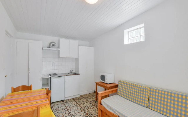 Gite in Holiday Park With Swimming Pool