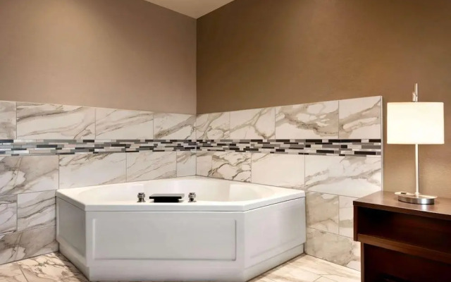 Super 8 Akron S/Green/Uniontown OH