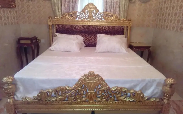 Grand Emperor Hotel