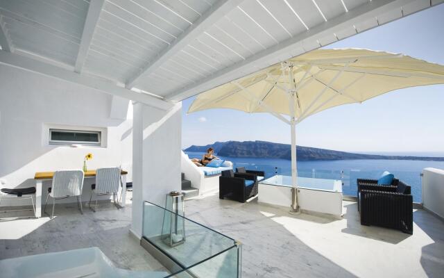 Hyperion Oia Suites