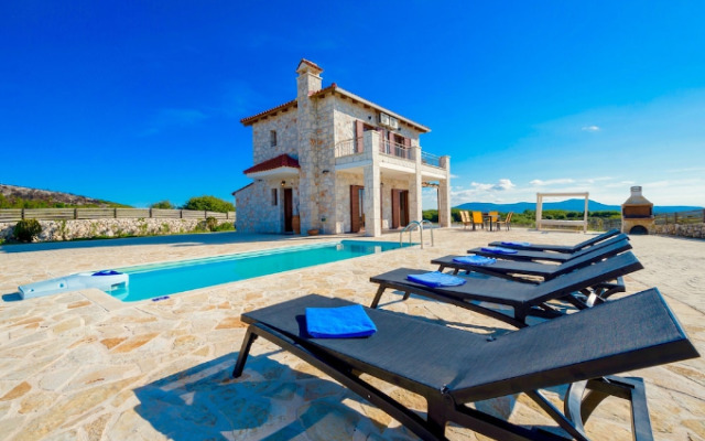 Villa Traditional 1