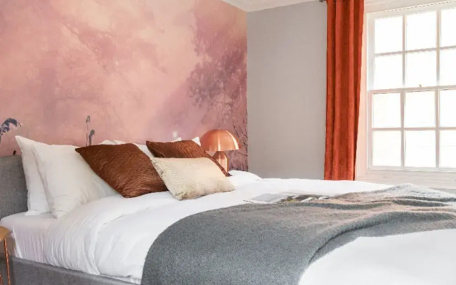 The Historic Gem - Sleek & Central 3bdr Maisonette