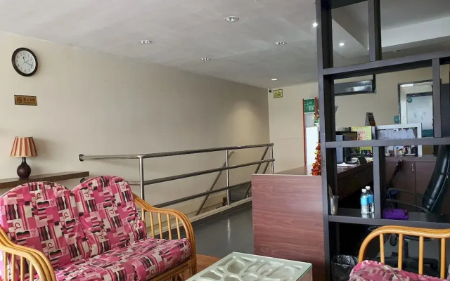 SPOT ON 90984 Gn Homestay