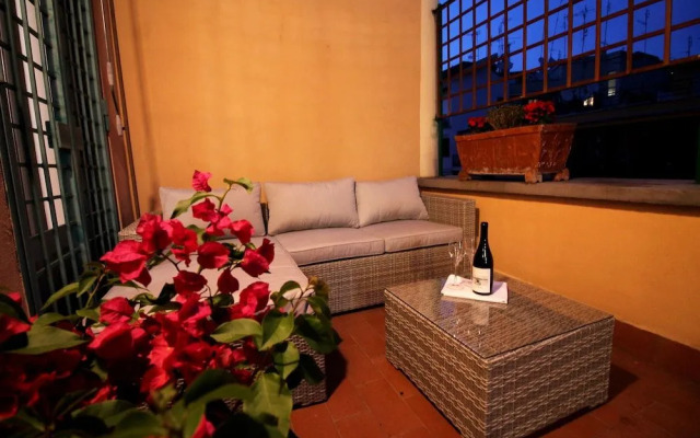 Romantic Terrace near Art District