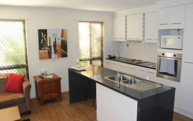 Emerald Motel Apartments