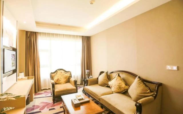 Lavande Hotel Leshan High Speed Railway Station
