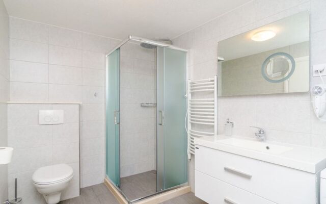 Shining Star Apartments