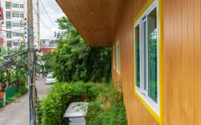 Resort V - MRT Huai Khwang