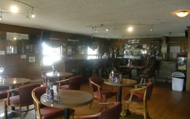 Beluga Lake Lodge