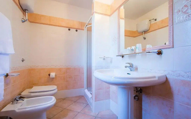 Cala Viola Residence con piscina