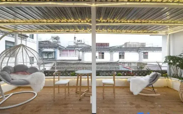 Tingfeng Courtyard Inn