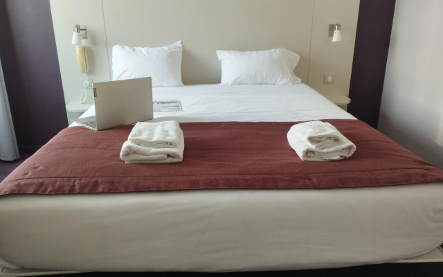 Brit Hotel L'Arrivée Guingamp
