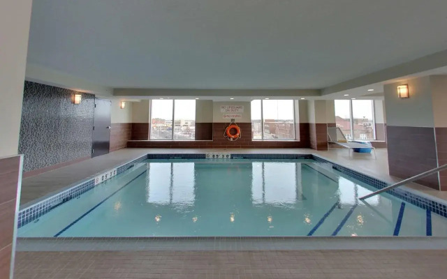 DoubleTree by Hilton Edmonton Downtown