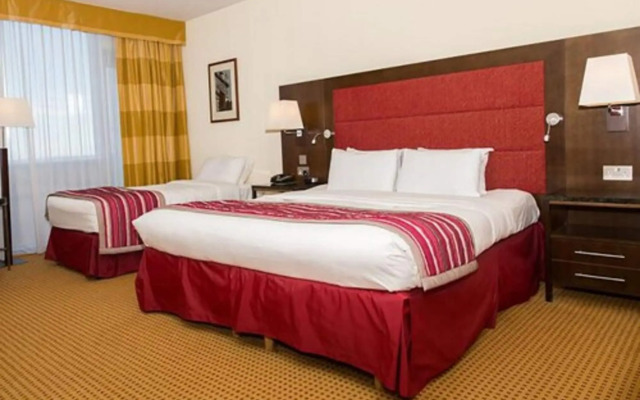 Pillo Hotel & Leisure Club