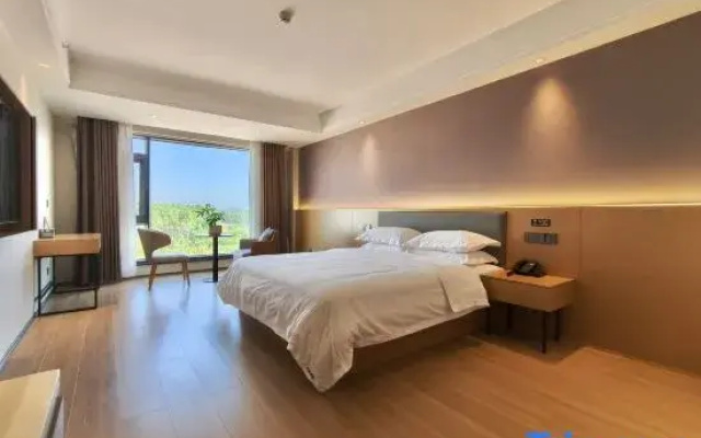 Xiangzhou Longyin Impression Hotel (Shilong Town Government)