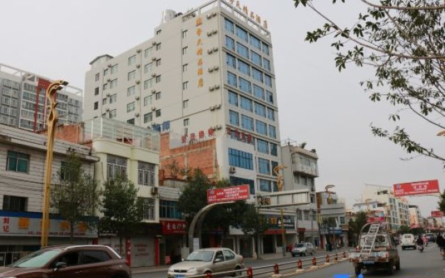 Qingtian Boutique Hotel (Zhaotong Fengxia Road)