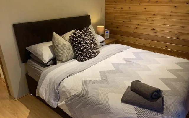 Southernwood - Garden Lodge 7
