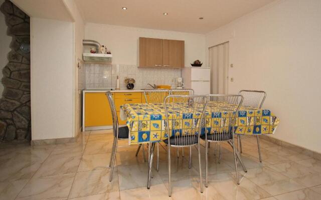 Apartment Dražen