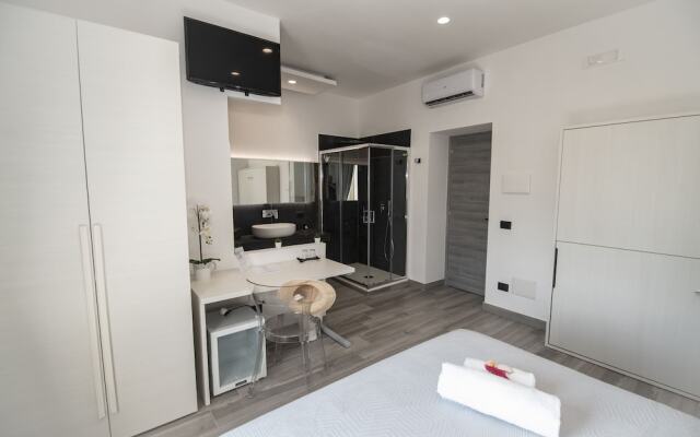 La Dolce Vita Rooms