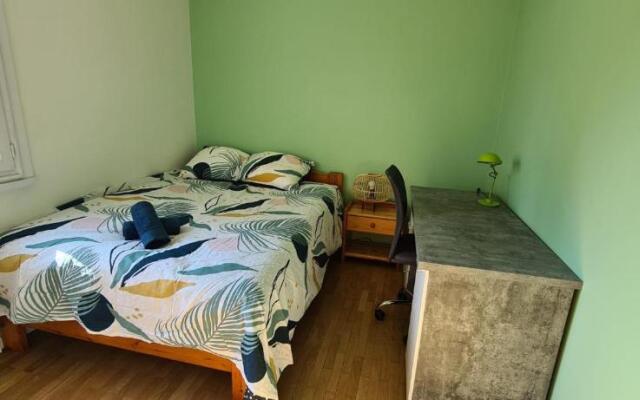 Pom'Verte-près du centre-ville et du lac -parking gratuit