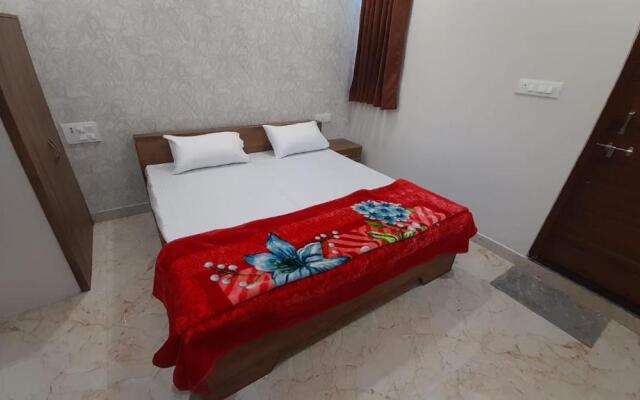 Hotel Sunstays Oppsite Bus stand