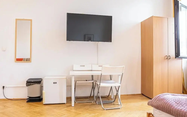 Cozy Room Near U6 Dresdner Subway Line