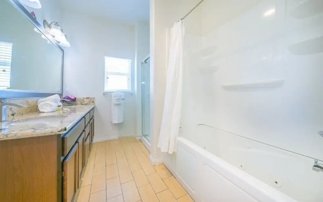 Winnie The Pooh's Treehouse 3 Bedroom Townhouse