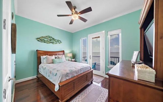 Blue Marlin Bayfront Retreat by Ryson Vacation Rentals