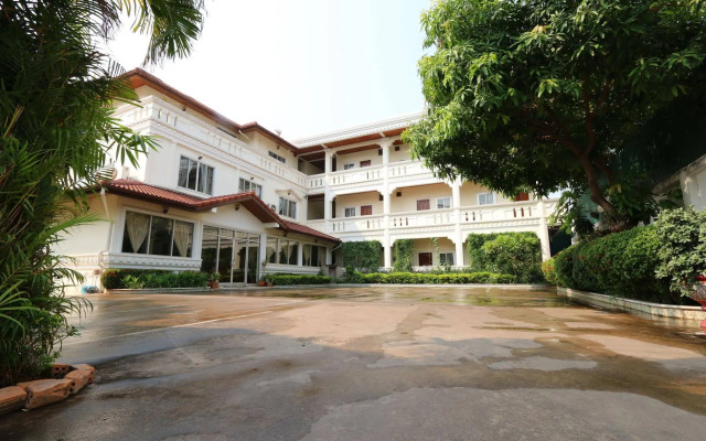 Lalco AR Hotel