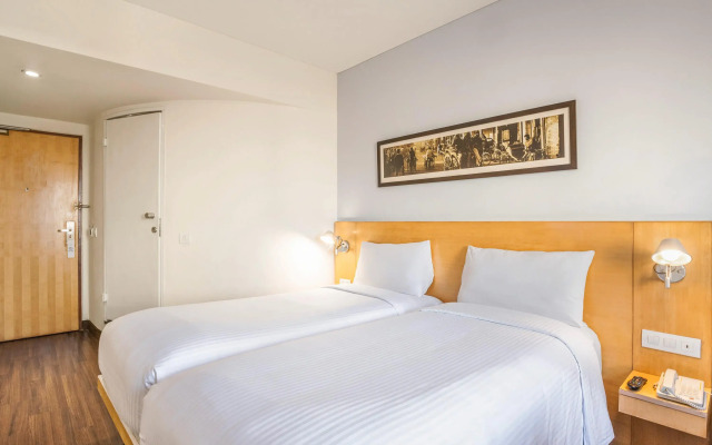 ibis Gurgaon Golf Course Road Hotel