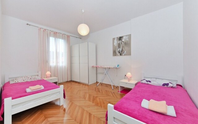 Feel Center Apartments.