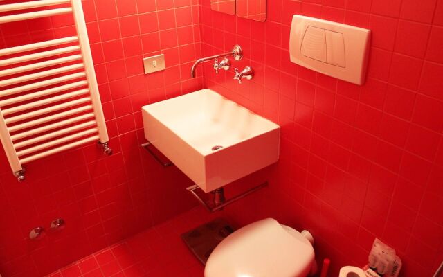 Trevi Fountain 2BR Apartment