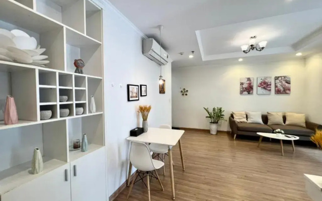 Bom Homestay Vinhomes Times City